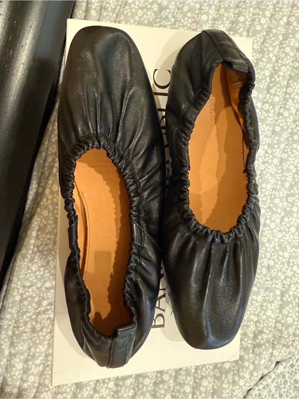 Banana Republic Black Leather Gathered Ballet Flats